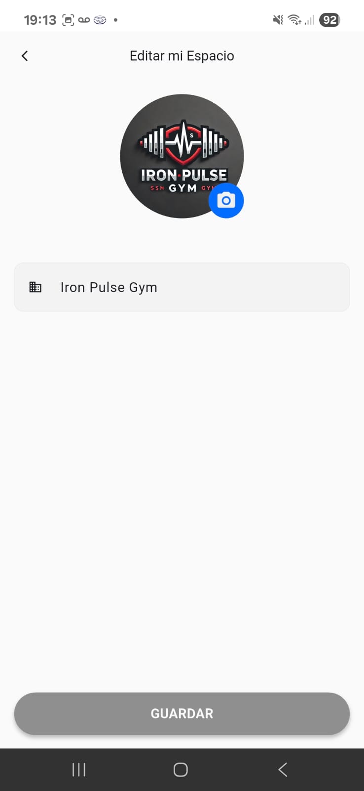Pantalla de edición de información del negocio en la app móvil