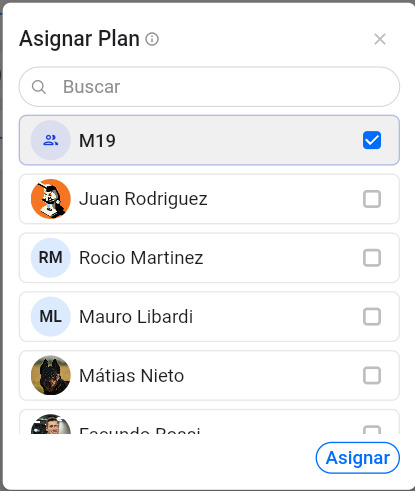 Lista de asignación mostrando grupos arriba y miembros abajo